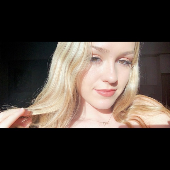 Meet your Posher, Sara - Picture 1 of 1